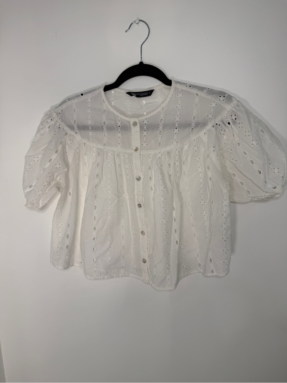 Zara White Eyelet Button-Front Peasant top Size XS